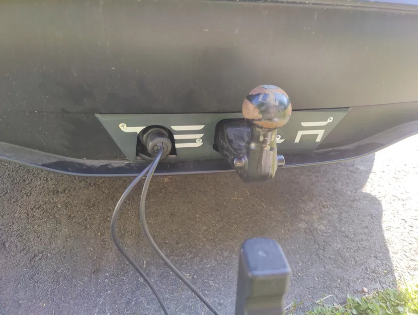 Nắp Che Móc Kéo Tesla Model Y (Nam Châm hoặc Vít) - Image 6