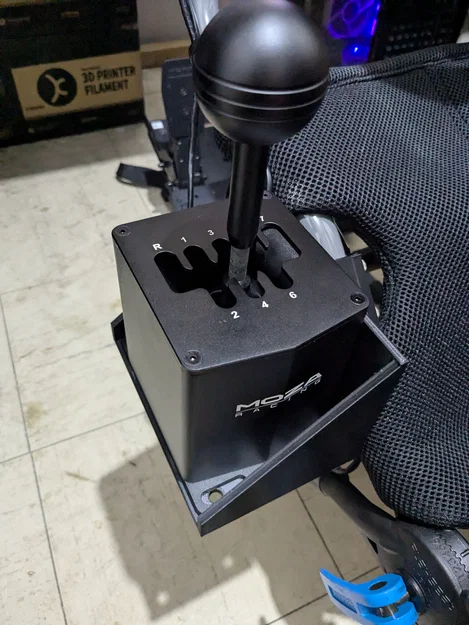 Giá đỡ vô lăng Playseat Challenge X cho cần số MOZA HGP - Image 1