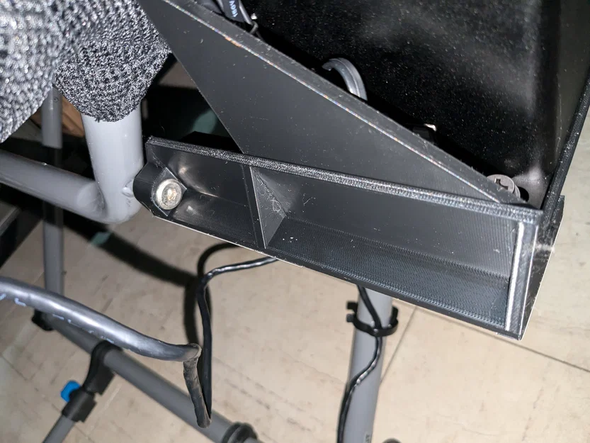 Giá đỡ vô lăng Playseat Challenge X cho cần số MOZA HGP - Image 3