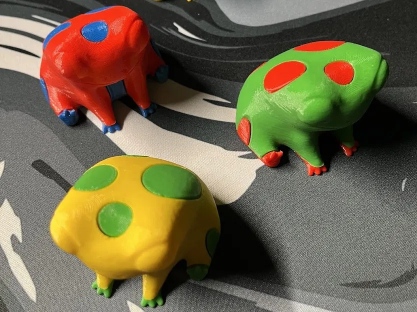 Ếch Fred - In 2 Màu Với 1 Đầu Đùn - Image 1