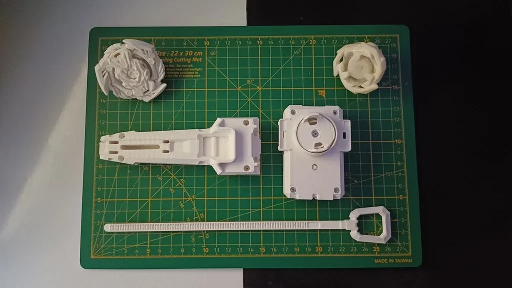 Beyblade Launcher - Image 3