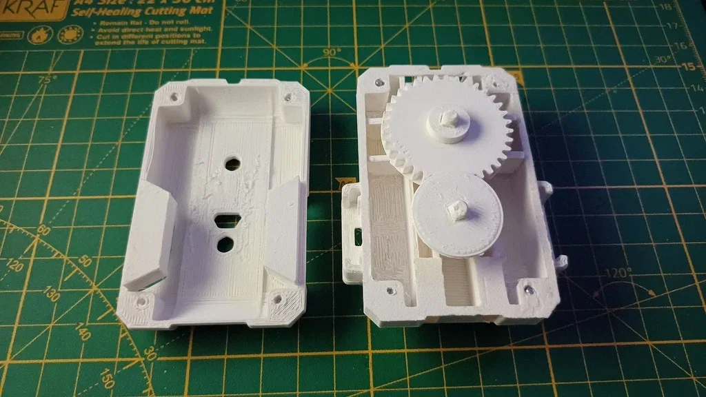 Beyblade Launcher - Image 9