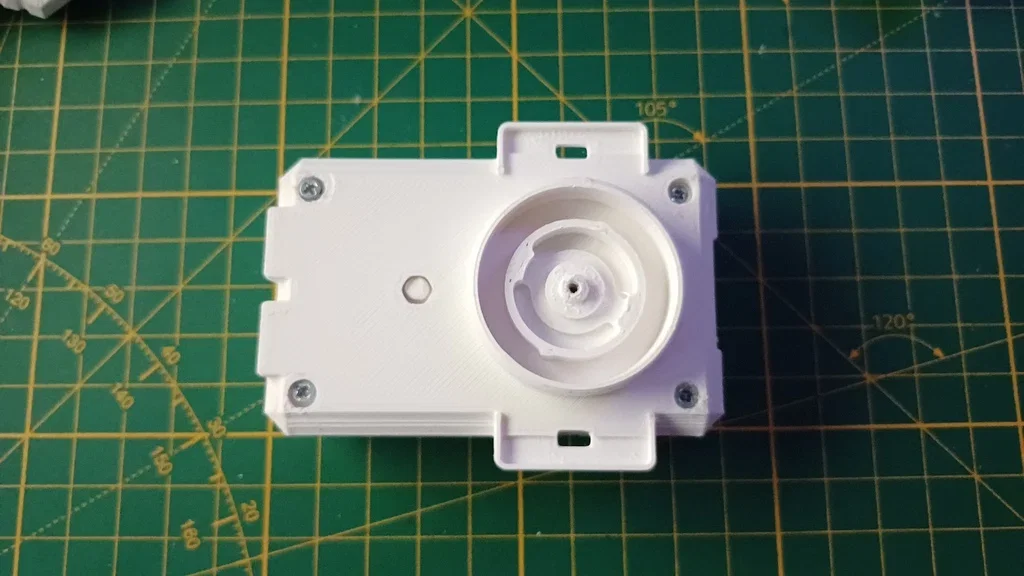 Beyblade Launcher - Image 11