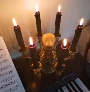 Chân Nến Hình Đầu Lâu - Image 2