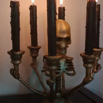 Chân Nến Hình Đầu Lâu