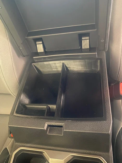 Khay Hộc Đồ Trung Tâm Xe Toyota Tacoma - Image 1