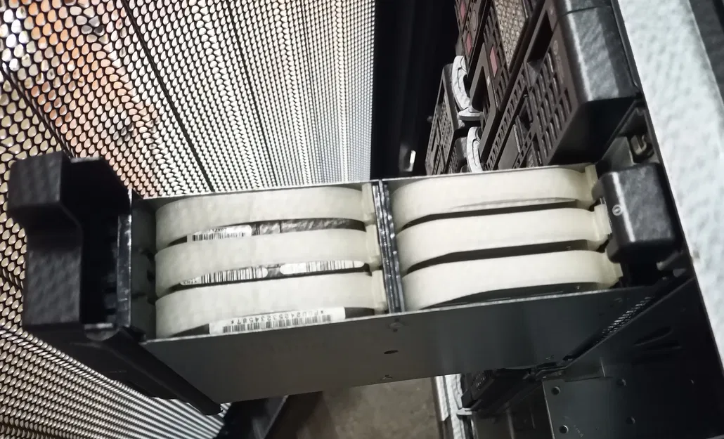 Khay Ổ Cứng Máy Chủ HPe Proliant 2.5inch 651687 Gen8 Gen9 Gen10 - Image 2