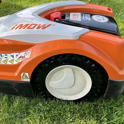Bánh Xe Địa Hình Cho Robot Cắt Cỏ Stihl iMOW RMI