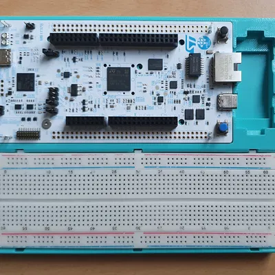 Bản mẫu thử: Giá đỡ cho bo mạch STM Nucleo / Arduino kết hợp breadboard và servo