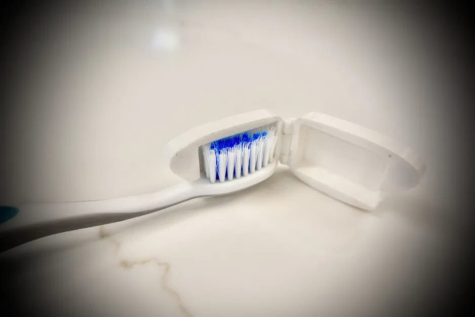 Vỏ Bọc Bàn Chải Đánh Răng Du Lịch Có Nam Châm - Image 1