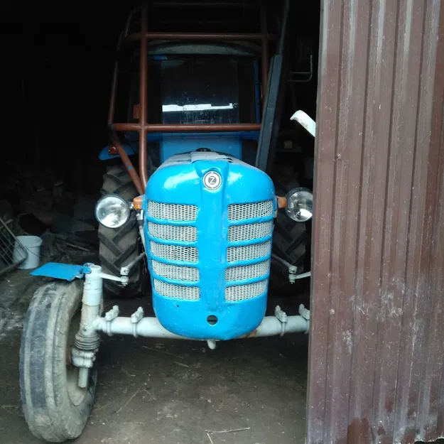 Logo Zetor Cũ (Brnenská Zbrojovka) Cho Xe UR I - Image 3