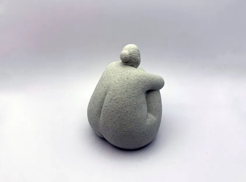 Tượng Phụ Nữ Đang Suy Tư - Image 2