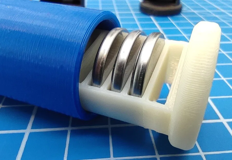 Hộp Đựng Pin CR2032 Cho 22 Viên - Image 1