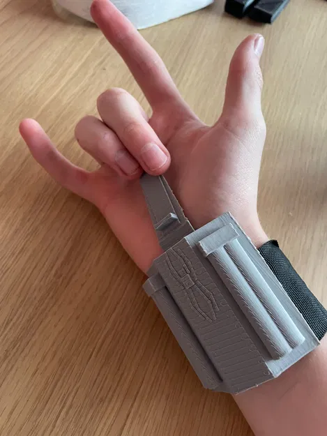 Webshooter V4 - Súng Bắn Mạng V4 - Image 1