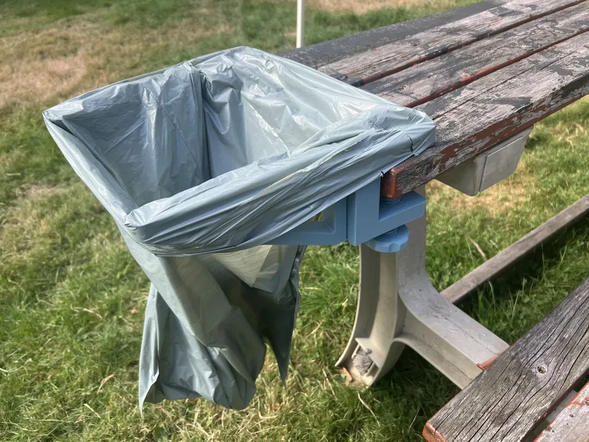 Kẹp Giữ Túi Rác Bàn Picnic - Image 1