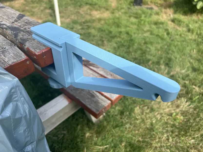 Kẹp Giữ Túi Rác Bàn Picnic - Image 6