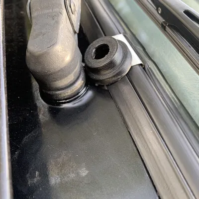 Chốt gạt mưa Bmw E30/E28 (OEM: 61 61 1 370 387)