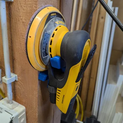 Giá Treo Tường Cho Mirka Deros