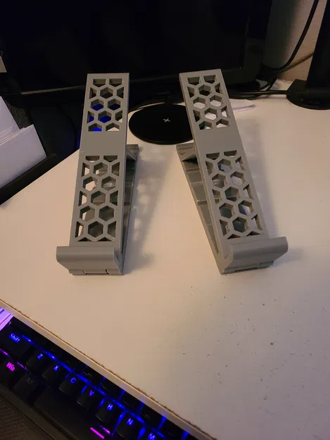 Chân đế laptop gấp gọn - Họa tiết tổ ong - Image 1