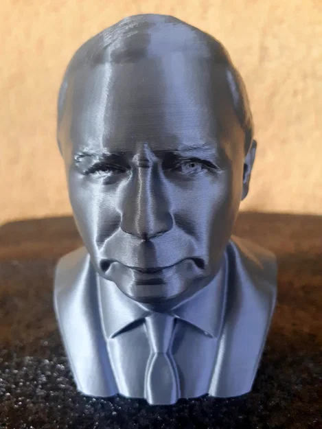 Tượng bán thân Jarosław Kaczyński - Image 1