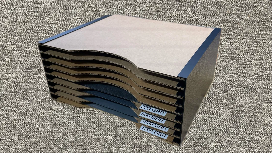 Kệ Đựng Giấy Nhám Bằng Bìa Carton - Image 1