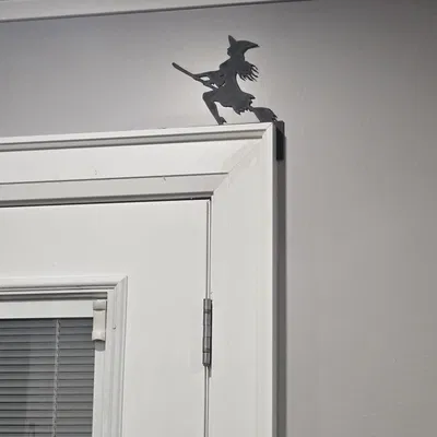 Phù Thủy Halloween Góc Cửa