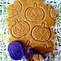 Khuôn Cắt Bánh Quy và Con Dấu Quả Bí Ngô Halloween - Thumbnail 1