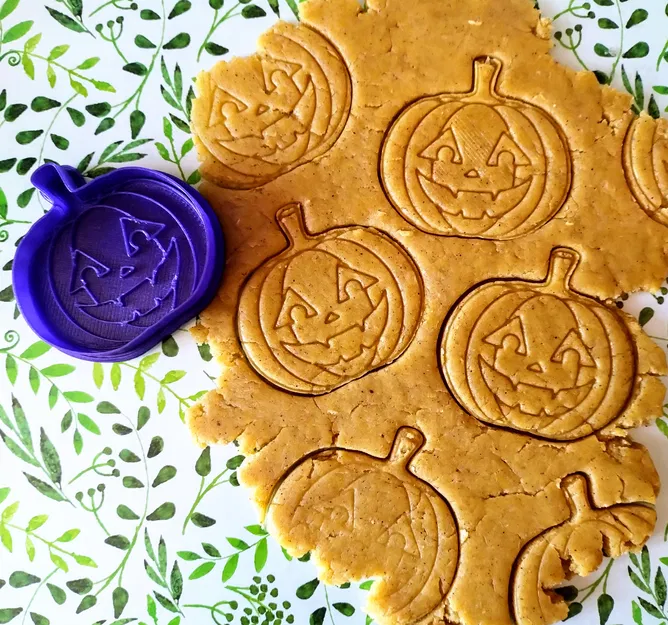 Khuôn Cắt Bánh Quy và Con Dấu Quả Bí Ngô Halloween - Image 2