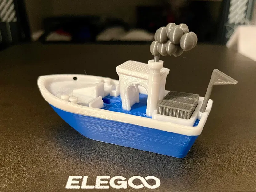 Chiếc Benchy Nổi Ổn Định Có Hàng, Khói Và Cờ (Phiên Bản Đa Sắc Màu) - Image 7