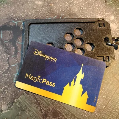 Chỗ Cắm Thẻ (Badge Holder)