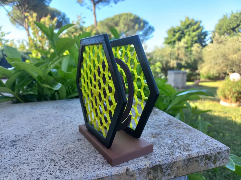 Giá Đỡ Nhang Muỗi Họa Tiết Lục Giác - Image 2