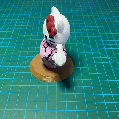 Hello Kitty cơ bắp