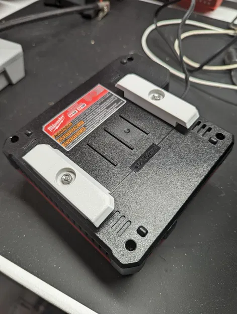 Giá Treo Sạc Nhanh Milwaukee Packout - Image 3