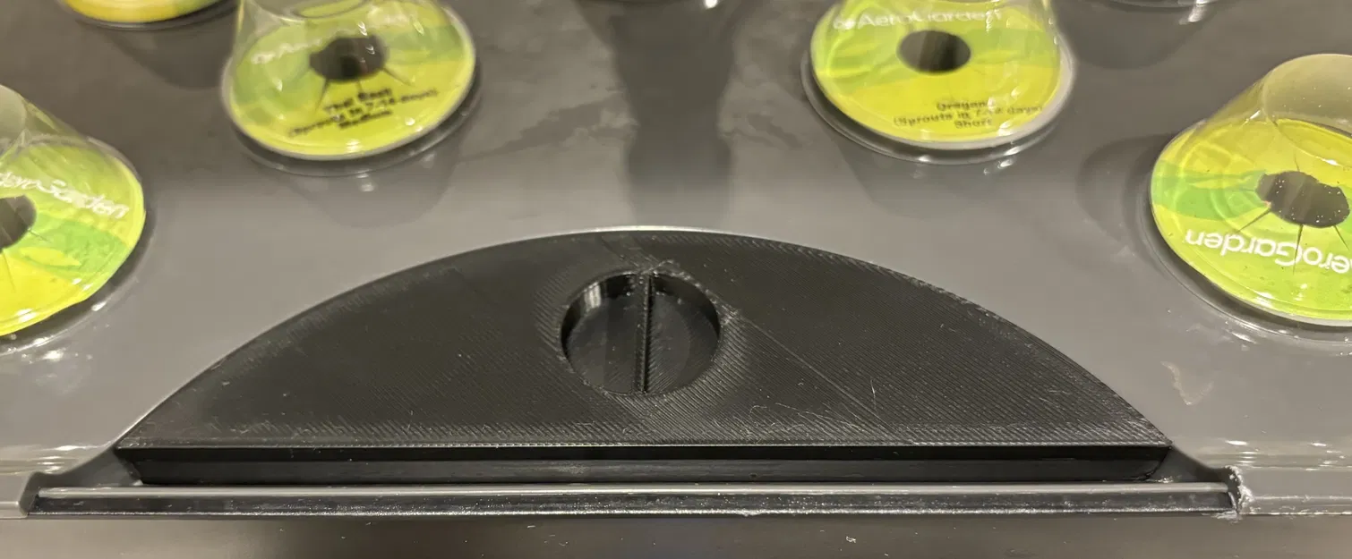 Nắp Che Cổng Nước AeroGarden Bounty - Image 1