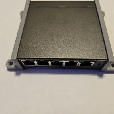 Giá đỡ gắn tường TP Link PoE 5 Cổng