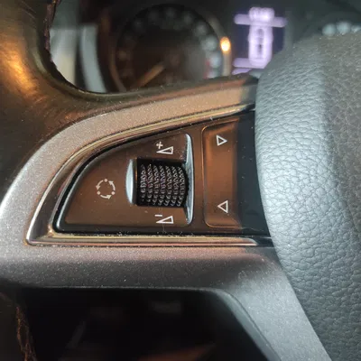 Nút xoay vô lăng Škoda/Volkswagen