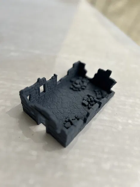 Ngôi Nhà Nhỏ Bị Tàn Phá - Image 3