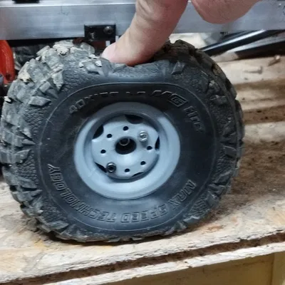 Lỗ độn bánh xe TPU 1.9" cho RC Crawler