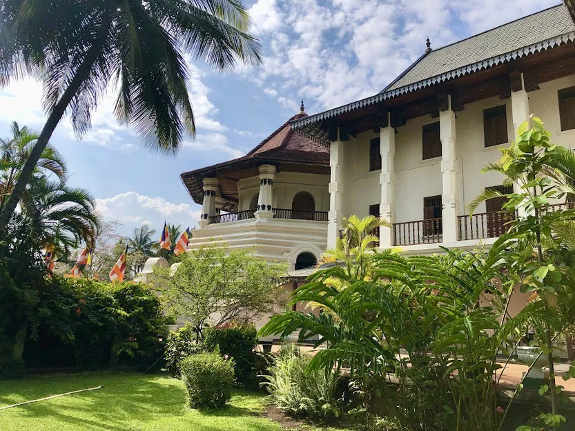 Chùa Răng Phật - Kandy, Sri Lanka - Image 18