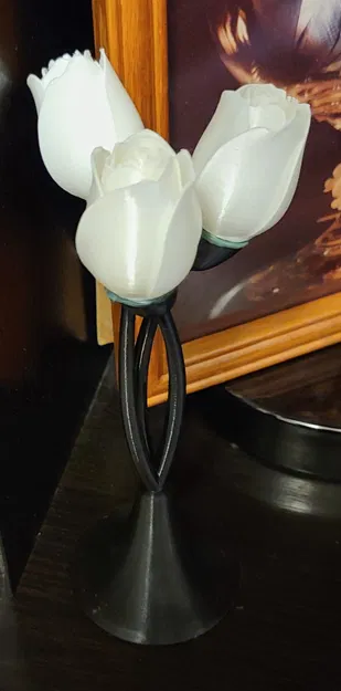 Cành Hoa Hồng Trang Nhã - Image 1