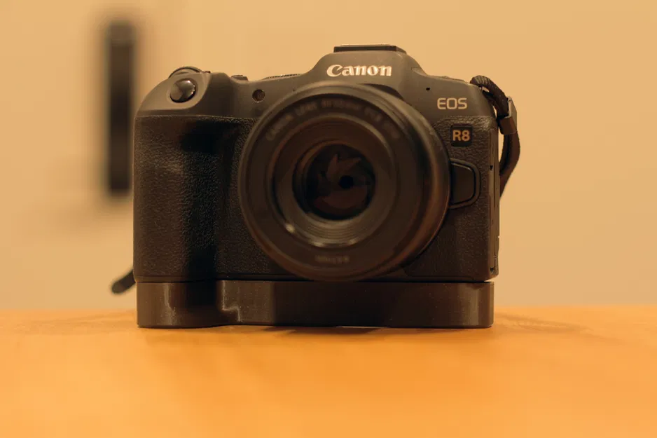 Báng cầm mở rộng - Canon R8 - Image 2