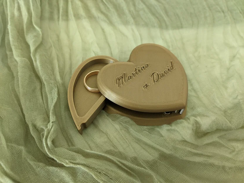 Hộp Đựng Nhẫn Cưới - Image 1