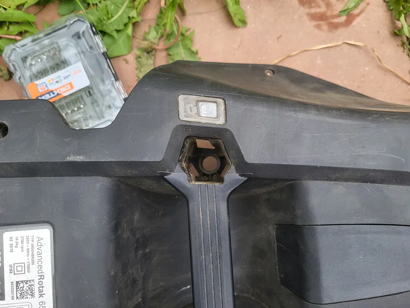 Nút Chỉnh Độ Cao Máy Cắt Cỏ Bosch Advanced Rotak 650 - Image 11