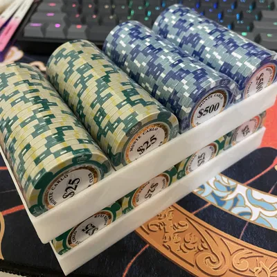 Khay Đựng Chip Poker (Xếp chồng, 4 x 25 chip)