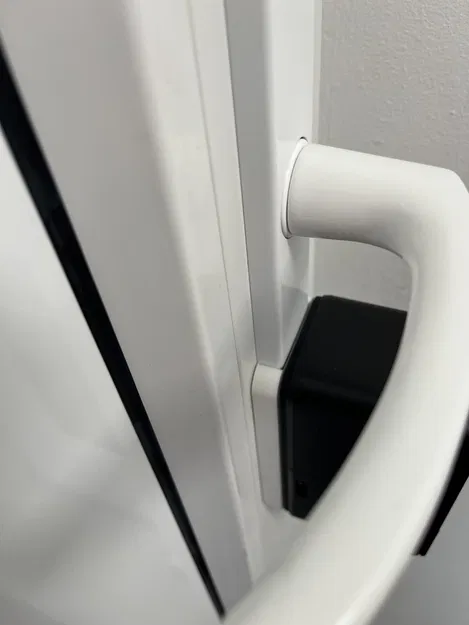 Tấm đỡ đế dán cho Switchbot Lock Pro - Image 2