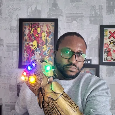 Găng tay Vô cực Thanos Có Thể Đeo Được