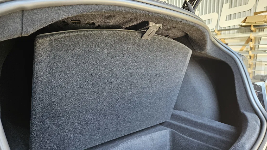 Tay Nắm Khoang Hành Lý Tesla 3 Highland - Image 1