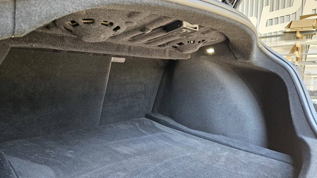 Tay Nắm Khoang Hành Lý Tesla 3 Highland - Image 6