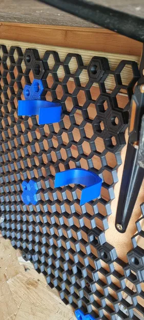 Kẹp Búa Cho Tường Lưới Tổ Ong - Image 2