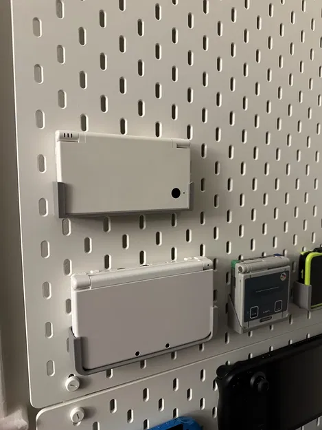 Giá đỡ Nintendo DSi gắn Skadis - Image 1